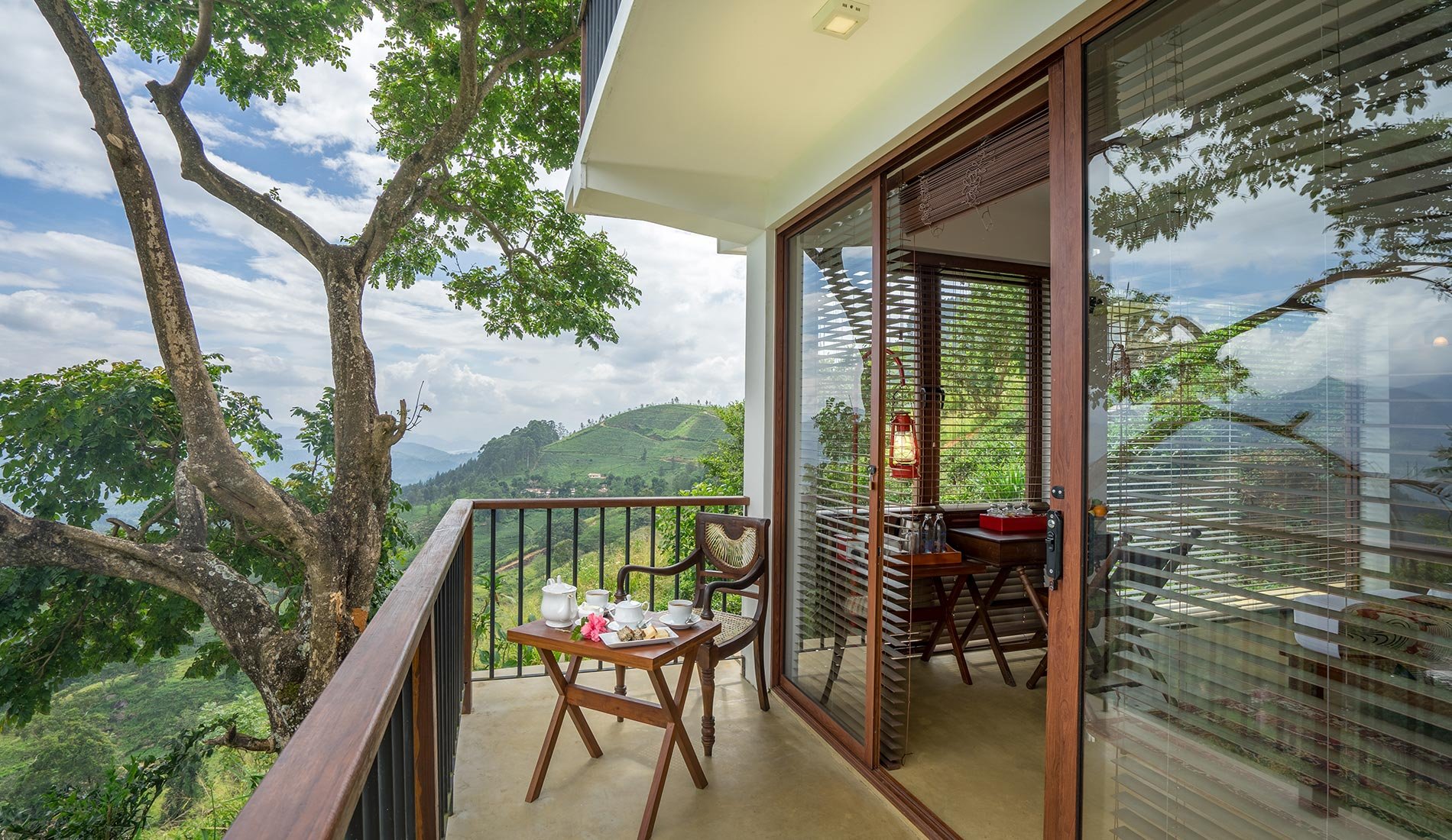 Madulkelle Tea & Eco Lodge 4 étoiles Kandy Sri Lanka Family Lodge vue balcon
